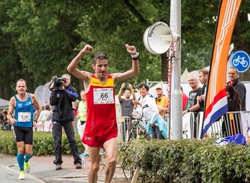 Unbeko atletismo pistari Asier Cuevas izena ipiniko diote