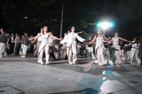 Untzaga, jendez gainezka San Juan suaren inguruan Untzaga, jendez gainezka San Juan suaren inguruan