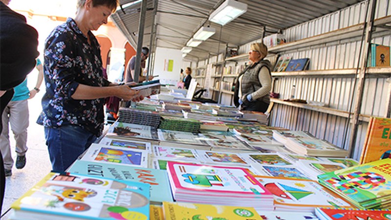 Untzaga, letren plaza