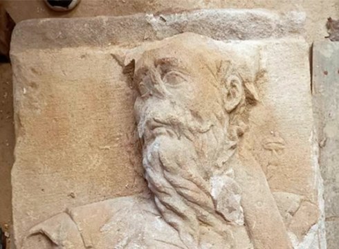 Untzagako dorretxeko fatxada nagusiaren balkoiko arkabuzariaren irudia zaharberrituko dute