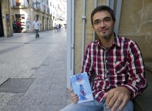 Ur Apalategi, idazlea: “Nire kontuen helburua, egia izan baino, egiaren sentsazioa ematea da”