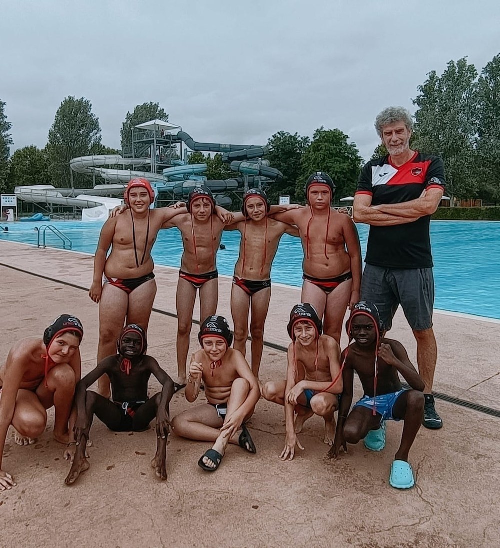 Urbat Ike Urkotronik waterpolo taldeak ilusioz eta berritasunekin hasi du 2025/26 denboraldia