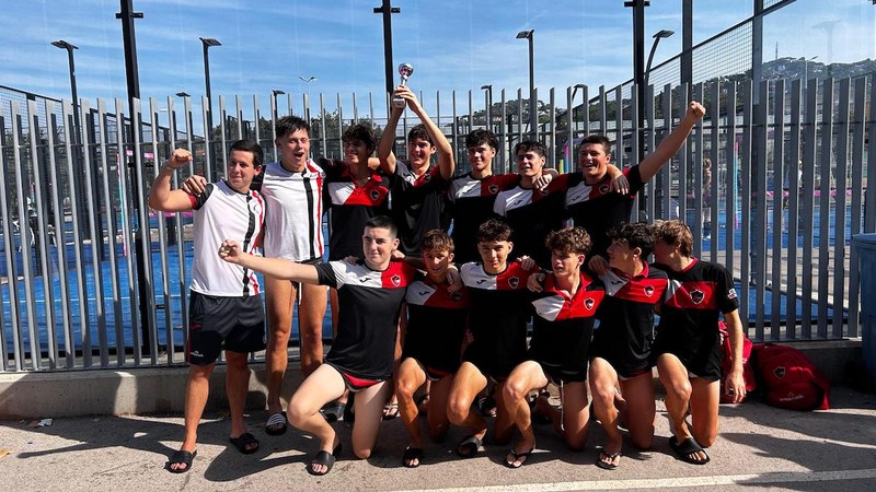 Urbat Urkotronik waterpolo taldea bikain aritu da Katalunian