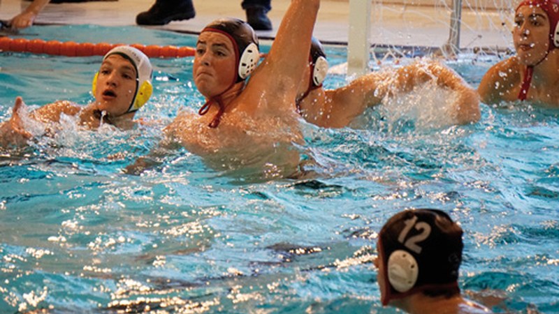 Urbat Urkotronik waterpolo taldea erraz nagusitu zitzaion Alcorconi (20-8)