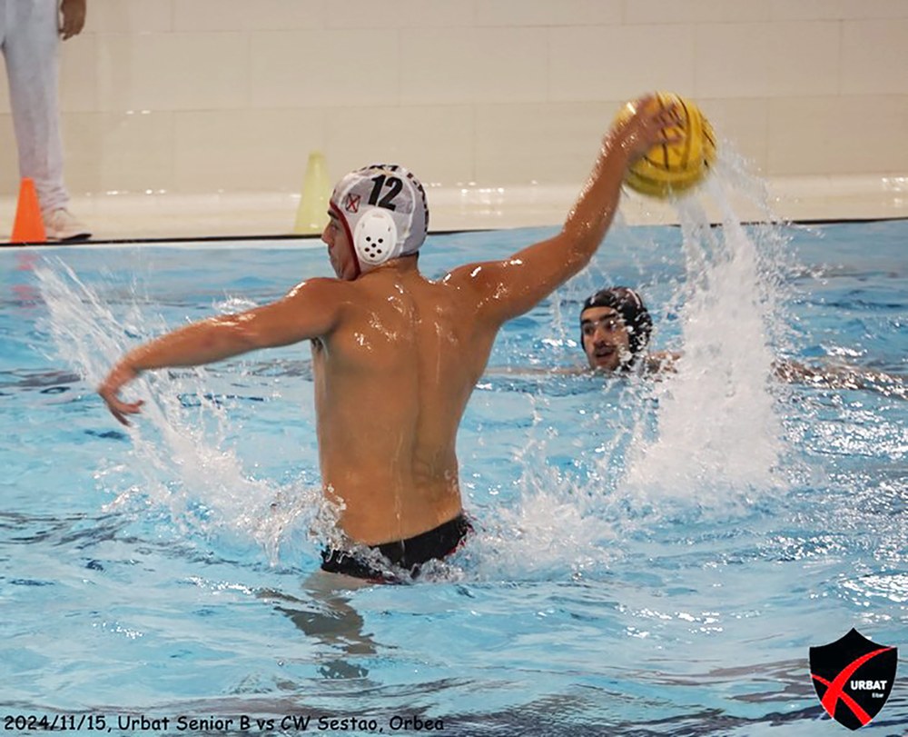 Urbat Urkotronik waterpolo taldeak ezin izan zuen garaipenik lortu Euskal Herriko Superkopan