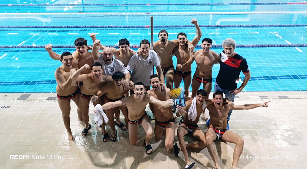 Urbat Urkotronik waterpolo taldeak hirugarren garaipena jarraian lortu du etxean
