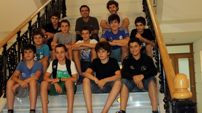 Urbat Urkotronik waterpoloko infantilei harrera