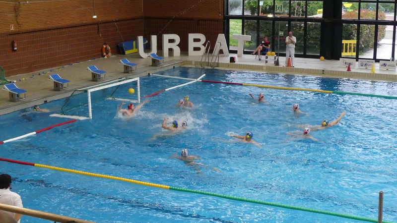 Urbat Urkotroniken neskek lidergoari eusten diote Euskal Herriko 1. mailan