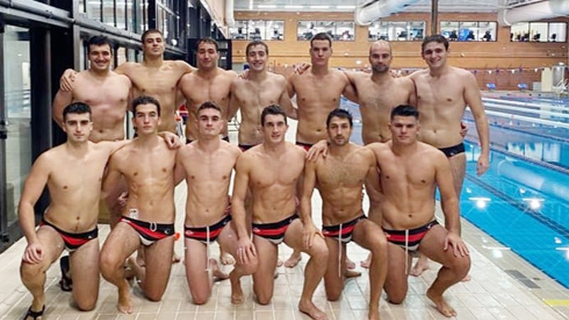 Urbat Urkotroniken talde nagusiak Elxeri 13-12 irabazi zion Paco Yoldi igerilekuan