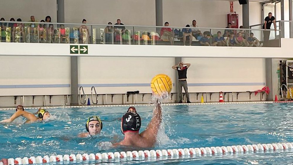 Urbat waterpolo klubeko ordezkariak galtzaile izan ziren asteburuan