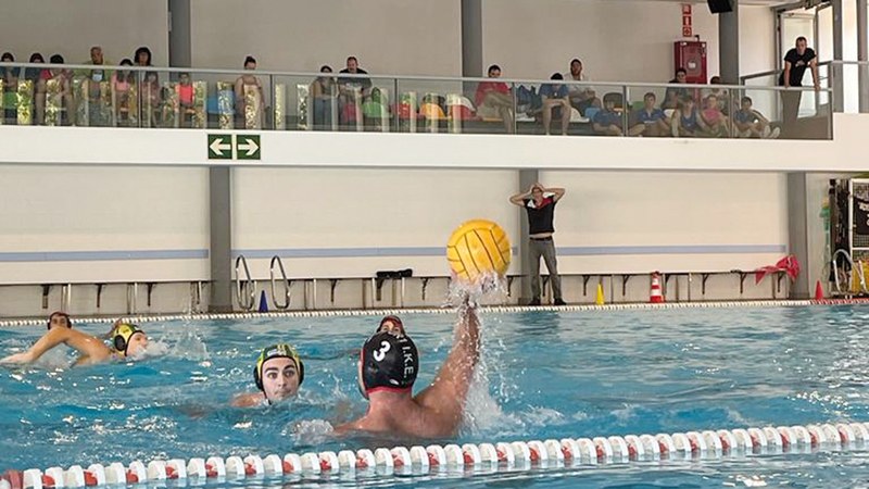 Urbat waterpolo klubeko ordezkariak galtzaile izan ziren asteburuan