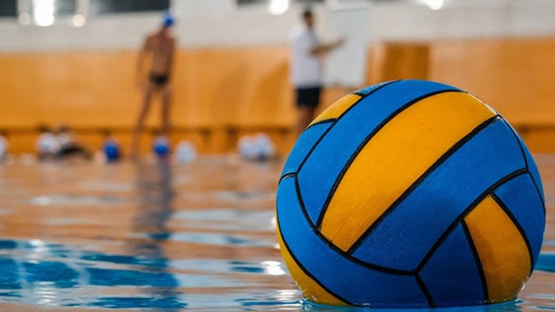 Urbat waterpolo taldeak ez zuen jakin izan Godella gainditzen Donostian jokatutako partiduan