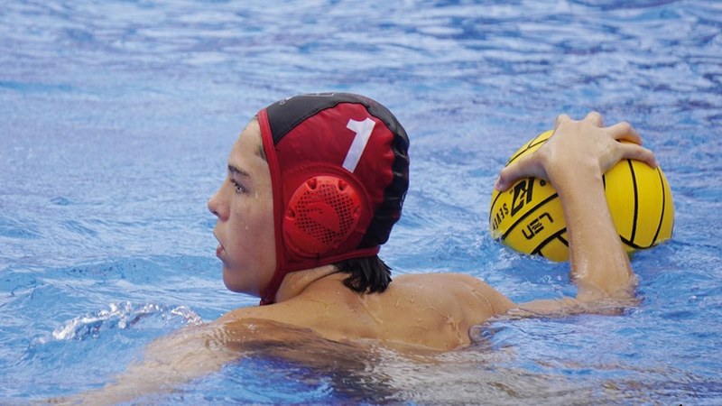 Urbat waterpoloko taldeek porrotarekin hasi dute liga