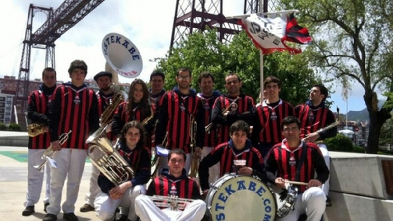 Urkiko jaiak gaur abiatuko dira, Ustekabek eta eMePebo5t taldeak girotuta