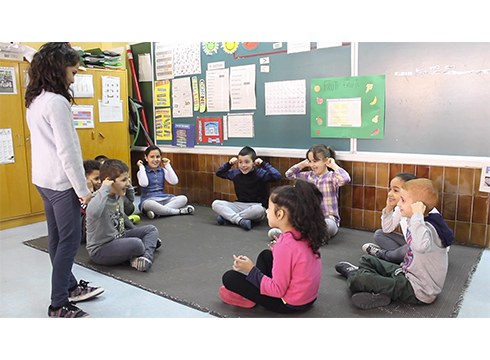 Urkizu eskolako ikasleekin 'Orkestra' jolasa ikasi dugu