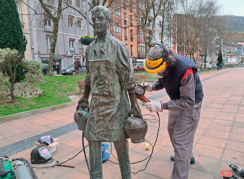 Urkizuko ‘botijeroari’ eskua konpondu diote