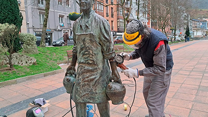 Urkizuko ‘botijeroari’ eskua konpondu diote
