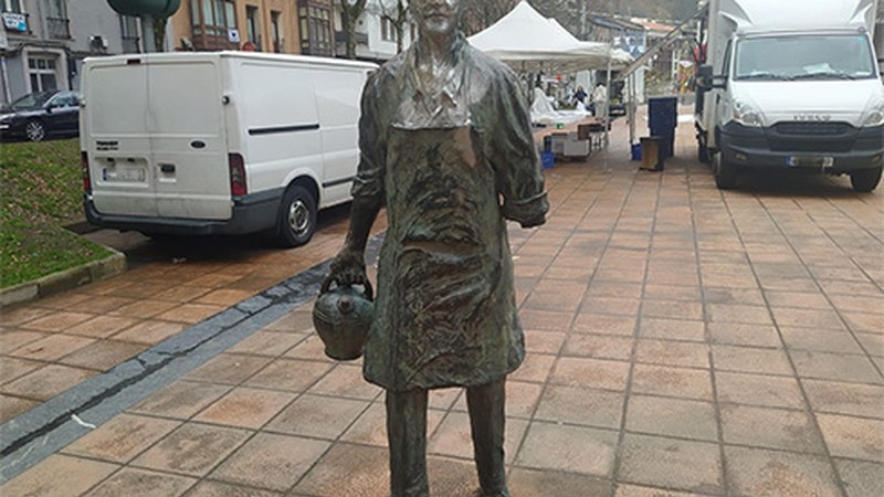 Urkizuko brontzezko eskultura lehenbailehen konpontzea espero du Udalak