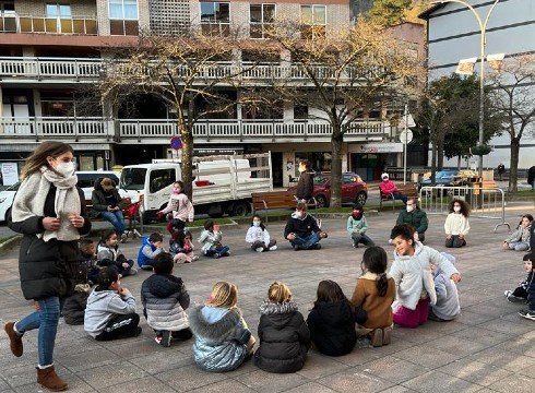Urkizuko parkeak hartu zituen ostiralean Barixakuak Jolasian ekimeneko jolasak