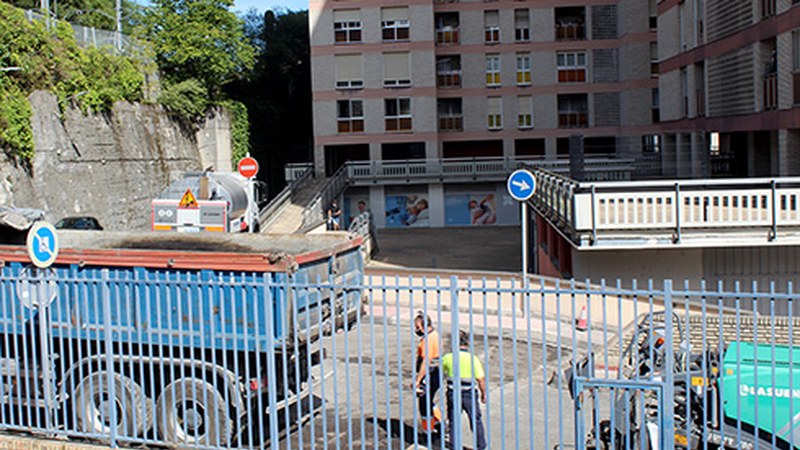 Urkizutik Bittor Sarasketarako sarbidea itxi dute asfaltatze-lanak egiteko