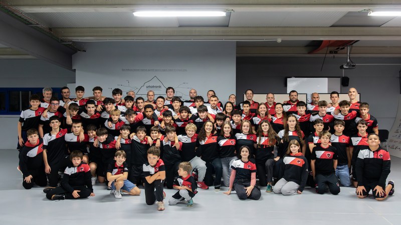 Urkotronik enpresak Urbat waterpolo taldea babesten jarraituko du