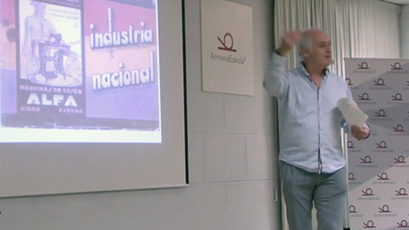 Urriko Iraultzaren inguruko hitzaldiaren bideoa partekatu du Ego Ibarrak