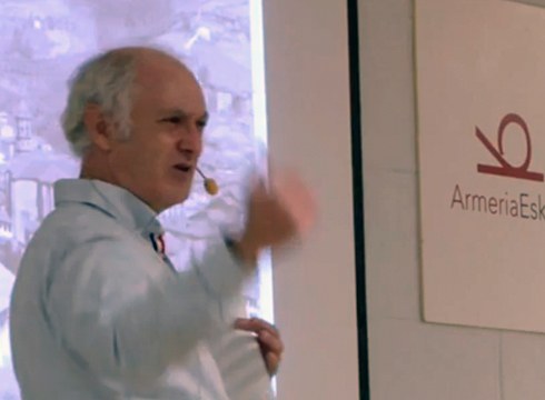 Urriko Iraultzari buruzko Jesus Gutierrezen hitzaldiaren bideoa ikusgai jarri du Ego Ibarrak