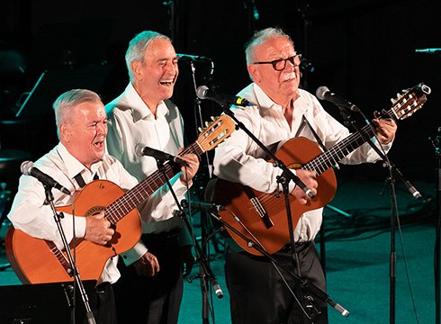 Urteetako etenaldia eta gero, jendeak pozarren hartu du Eibar Kantuan jaialdiaren buelta