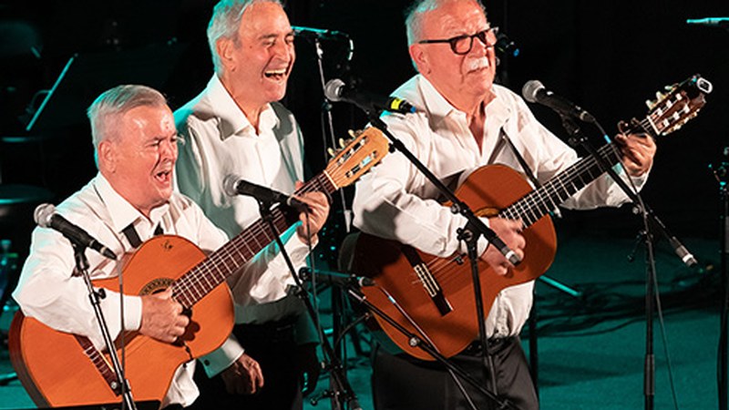 Urteetako etenaldia eta gero, jendeak pozarren hartu du Eibar Kantuan jaialdiaren buelta
