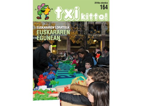 Urteko azken "Txikitto" aldizkaria banatu da Eibarko ikastetxeetan