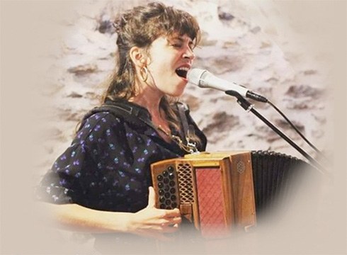 Urteko lehen Plazara Dantzara  dantzaldia egingo da bihar Errebalen, Lolita Delmonteilen musikarekin