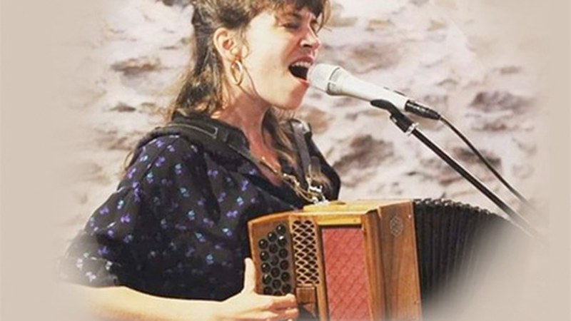 Urteko lehen Plazara Dantzara  dantzaldia egingo da bihar Errebalen, Lolita Delmonteilen musikarekin