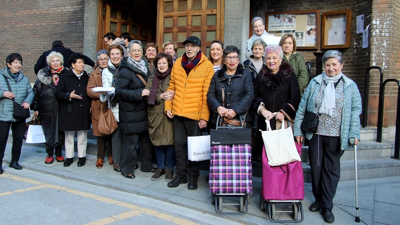Urtero bezala, eibartar askok eraman dituzte San Blas opilak bedeinkatzera