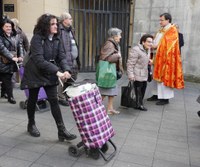 Urtero bezala, eibartar askok eraman dituzte San Blas opilak bedeinkatzera