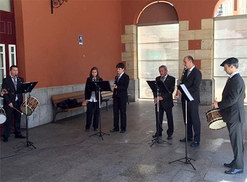 Usartza Txistulari Taldeak kontzertua emango du domeka eguerdian