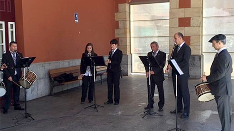 Usartza Txistulari Taldeak kontzertua emango du domeka eguerdian