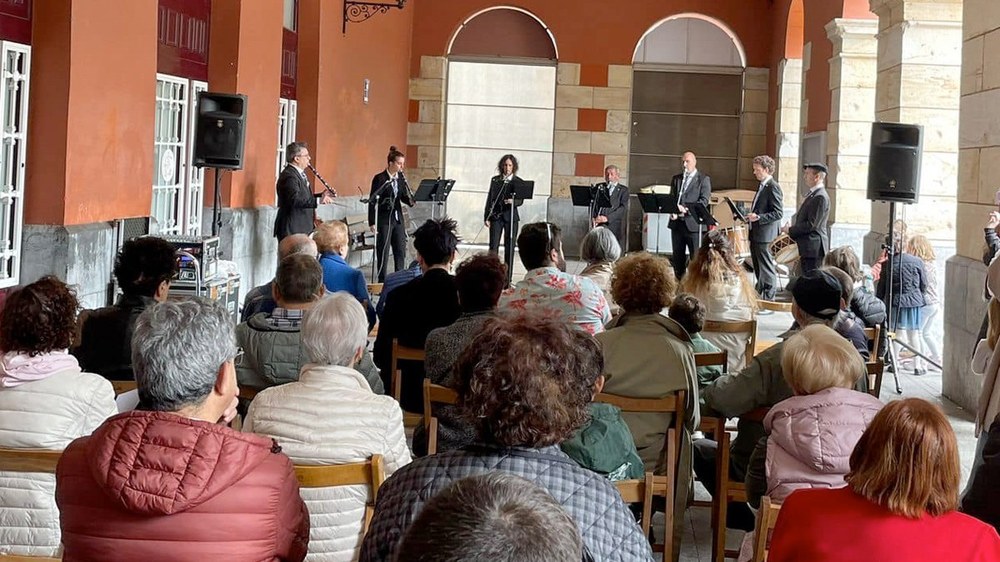 Usartza Txistulari Taldeak kontzertua eskainiko du domekan Udaletxeko arkupetan