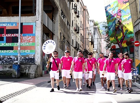 Ustekabe txarangakoek Txonta aukeratu dute bideoa grabatzeko