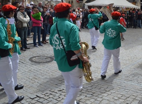 Ustekabek 17.30etan ekingo dio Eibar animatzera joateko kalejirari, Estaziñoan