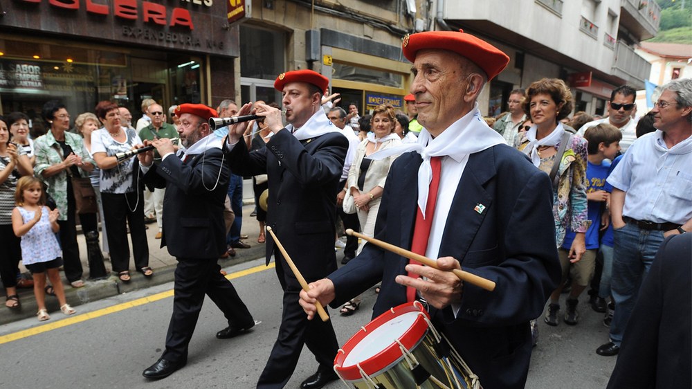 Ustekaberen ekimenez, gaurko harreran hildako gaitariak gogoratuko dituzte hainbat kolektibok