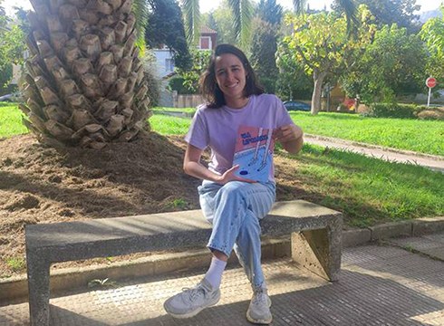 Usue Egiak "Ura leporaino" liburuari buruz egingo du berba gaurko Idazlearekin Harixa Emoten saioan