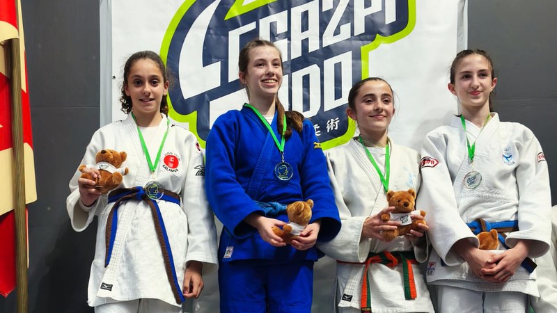 Uxue Gutierrezek beste zilarrezko domina bat eskuratu du Legazpiko Nazioarteko Torneoan