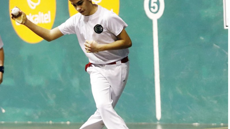 Varona Deporreko pilotariak Gipuzkoako txapelketako final laurdena jokatuko du bihar Astelenan