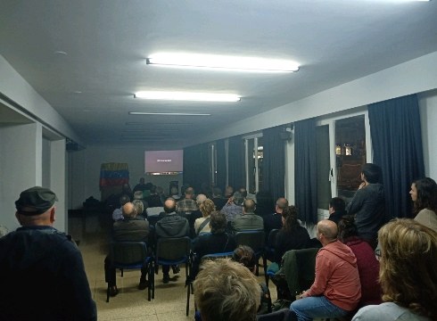 Venezuelari buruzko hitzaldian sabotajea egiten ahalegindu dira