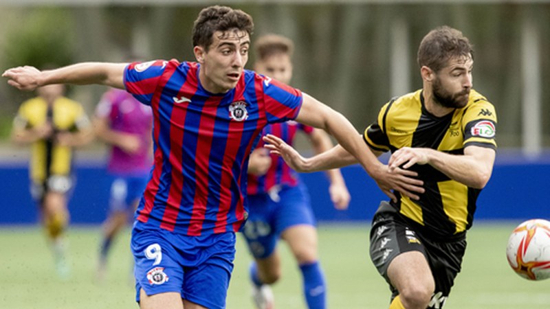 Vitoria filialak sendo jarraitzen du 3. RFEF Mailako sailkapeneko gorenean