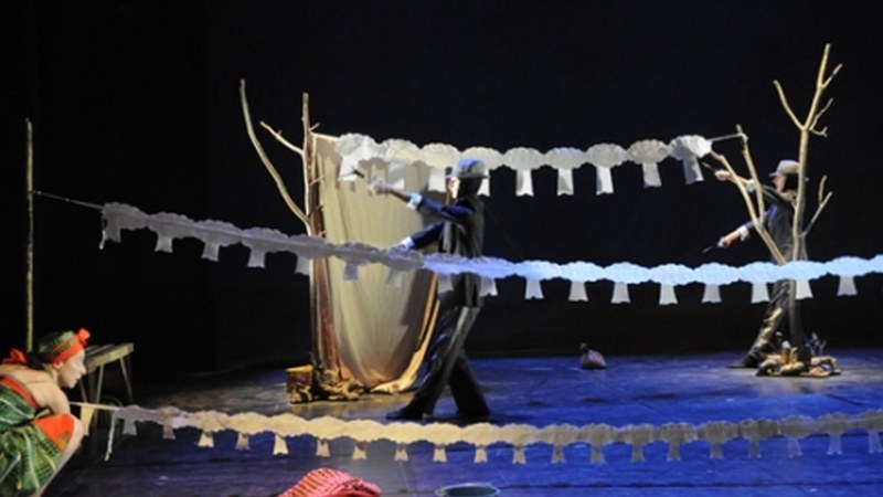 "Wangari neska arbola" umeendako ikuskizuna zapatuan