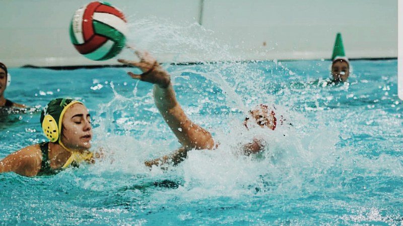 Waterpoloko haur mailako partidu orekatuetan Urbatekoak galtzaile