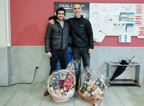 Waterpoloko Urbat klubak entregatu du otarra