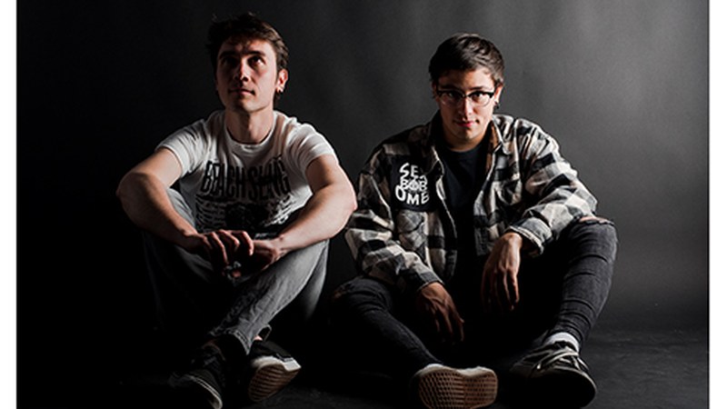 We are apes, hello!: “Hizkuntzak musikalak dira, guztiz”