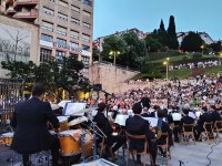 Western estiloko pelikulen musika San Juan jaiei agur esaten joateko